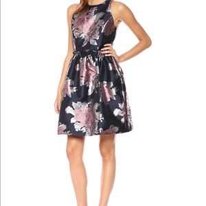 Tahari sleevelessDress